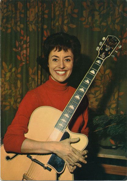 Caterina Valente promo card Caterina Valente, Linda Ronstadt, Jazz Guitar, Guitarist, Vintage Ladies, Music Instruments, Guitar, History, Van