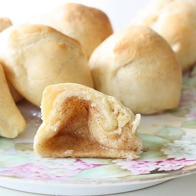 Puffs Recipes, Dump Chicken, Resurrection Rolls, Crescent Roll Recipes, Desserts Easy, Apple Cinnamon, Yummy Desserts, Crescent Rolls, Bread Rolls