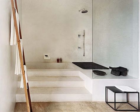 shower Home Atelier, Modern Style Decor, Decor Minimalist, Cheap Decor, Wet Rooms, Hotel Design, Wood Flooring, Beautiful Bathrooms, White Bathroom