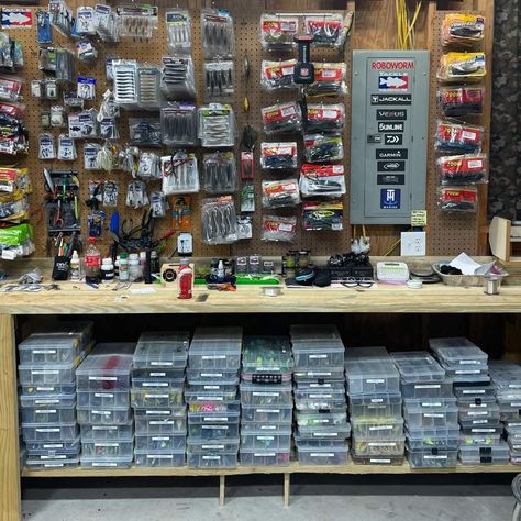 Fishing Tackle Organization Garage, Fishing Gear Storage Garage, Fishing Shop Design, Fishing Gear Storage Ideas, Fishing Storage Ideas, Fishing Tackle Room, Fishing Shed, Tackle Organization, Fishing Man Cave