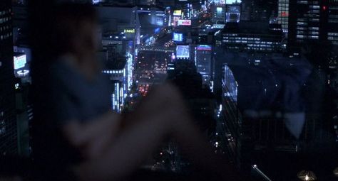 @OnePerfectShot : LOST IN TRANSLATION (2003)  Cinematography by Lance Acord Directed by Sofia Coppola Explore more shots in our database: http://bit.ly/2JdjFcr http://bit.ly/2xyhVFr Lucy Movie, Requiem For A Dream, City At Night, I Love Cinema, Beautiful Film, Latest Hd Wallpapers, Movie Shots, Black Widow Marvel, Lost In Translation