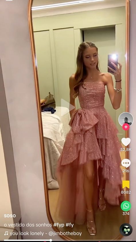 Hi Friends Some Surprise able Thing is waiting for you. 15th Birthday Dresses, 15th Birthday Outfit Ideas, Prom Dress Inspo, Cute Homecoming Dresses, Stunning Prom Dresses, Prom Dress Inspiration, Cute Prom Dresses, Pretty Prom Dresses, Grad Dresses