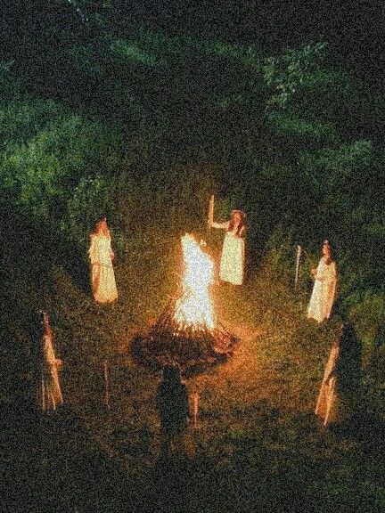 Samhain Ritual, Witch Core, Anne With An E, Southern Gothic, Montage Photo, Season Of The Witch, Beltane, Witch Aesthetic, Witchy Vibes