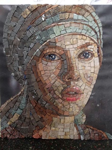 A face Paper Mosaic, Mosaic Portrait, Art Pierre, Mosaic Art Projects, Mosaic Stained, Mosaic Tile Art, Pebble Mosaic, Mosaic Design, Mosaic Artwork