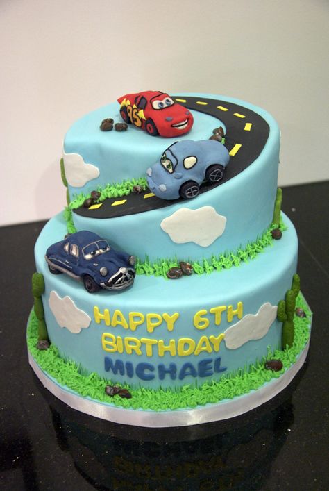 Movie Theme Cake, Race Track Cake, Cars Cake Design, Disney Cars Cake, Rodjendanske Torte, Mcqueen Cake, Race Car Cakes, Cake Designs For Kids, Cars Birthday Cake