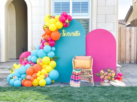 Mexican Themed 21st Birthday | CatchMyParty.com Mexican Birthday Party Ideas, Mexican Birthday Party, Mexican Theme Party Decorations, Festival Themed Party, Mexican Baby Shower, Mexican Birthday Parties, Birthday Fiesta, Mexican Party Decorations, Fiesta Birthday Party