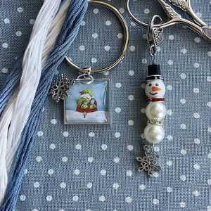 Sewing accessories - Etsy Binder Ring, Retreat Gifts, Binder Rings, Scissor Fob, Fabric Pictures, Winter Decoration, Closet Designs, Charm Set, Metal Charm