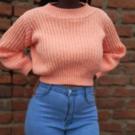 EASY CROCHET CROP SWEATER - FREE PATTERN + VIDEO - SitnCrochet Crochet Jumper Free Pattern, Ribbed Sweater Pattern, Crochet Jumper Pattern, Designer Crochet, Crochet Sweater Design, Sweater Tutorial, Crochet Sweater Free, Ribbed Crochet, Crochet Jumper