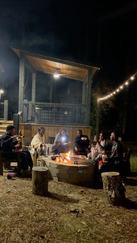 #cabin #cabininthewoods Cabin Group Trip, Cabin Holiday Aesthetic, Family Cabin Aesthetic, Backyard Camping Aesthetic, Cabin Weekend Trip, Friend Cabin Trip, Couples Cabin Trip Ideas, Cabin Vacation Aesthetic, Cabin Birthday Aesthetic