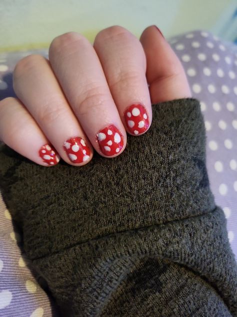 Red nails with white dots on them of varying sizes (smiley face) Nails Mushroom Design, Cottagecore Nails, Mushroom Nails, Cottagecore Mushroom, Mushroom Design, Autumn Nails, Larp, Toe Nails, Natural Nails