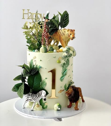 Cars Cake Topper, Jungle Birthday Cakes, Cars Theme Cake, Jungle Theme Cakes, Boys 1st Birthday Cake, Animal Birthday Cakes, Cars Cake, Wild Birthday Party, Jungle Cake