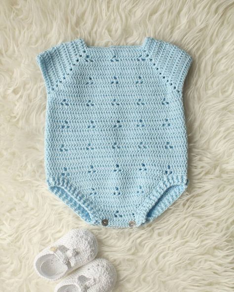 Decent Crochet Baby Sweaters Patterns 2023 Baby Romper Pattern, Crochet Romper, Baby Crochet Patterns Free, Fantastic Baby, Romper Pattern, Baby Clothes Patterns, Haken Baby, Crochet Blog, Crochet Baby Clothes