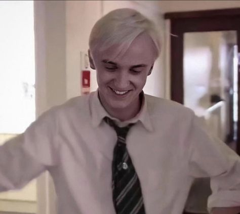 Draco Malfoy Icon Cute, Draco Malfoy Aesthetic Icon, Draco Malfoy Icon, Drako Malfoy, Film Harry Potter, Draco Malfoy Hot, Draco Malfoy Imagines, Draco Malfoy Aesthetic, Buku Harry Potter