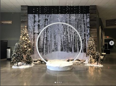 Church Christmas Decorations Lobby, Christmas Stage Design, Kitchen Organizing Ideas, Winter Wonderland Christmas Party, Winter Wonderland Party Theme, Christmas Party Backdrop, Christmas Booth, Church Christmas Decorations, Decor Christmas Home