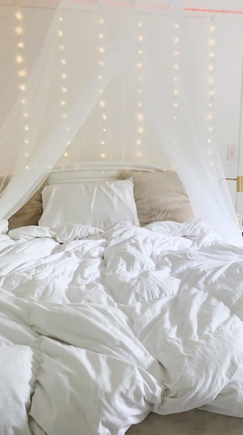 Bed Veil, White Bed Comforters, White Comforter Bedroom, Christmas Lights White, White Bed Covers, White Bed Sheets, White Bedspreads, All White Room, White Bed Set