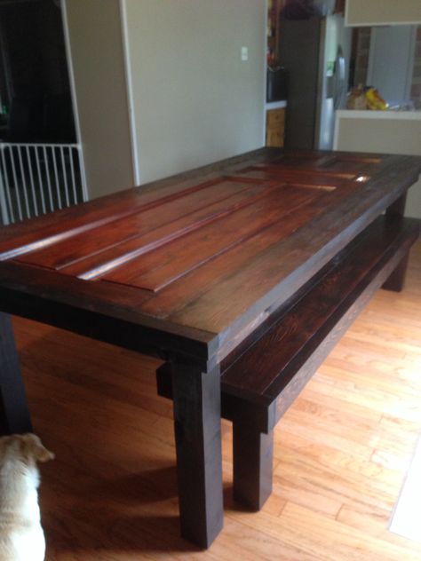 Table made out of old door. Door Tables Ideas, Door Into Table, Old Door Tables, Door Tables, Door Dining Table, Old Door Projects, Old Wood Table, Old Window Projects, Glass Kitchen Cabinet Doors