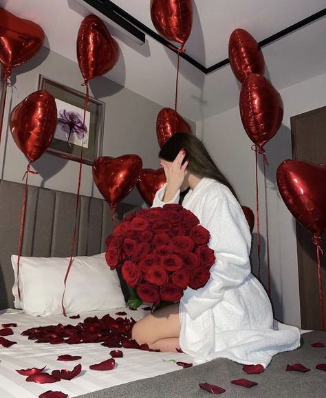 Cute Birthday Pictures, Romantic Surprise, Romantic Room, Romantic Bedroom, Dream Gift, Birthday Pictures, Birthday Photoshoot, Birthday Photos, San Valentino