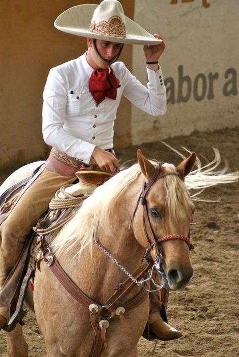 Charro Outfit, Folklorico Dresses, Charro Suit, Traditional Mexican Dress, Mexican Wedding Dress, Spanish Heritage, Mexican Culture Art, Mexican Men, Mexican Fashion