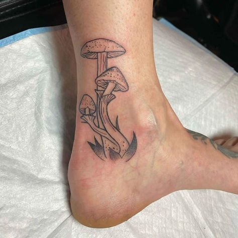 Trippy Mushroom Tattoo, Gladiolus Tattoo, Tattoo Black And Grey, Mushroom Tattoo, Trippy Mushroom, Mushroom Tattoos, E Tattoo, Tattoo Black, Hand Poke