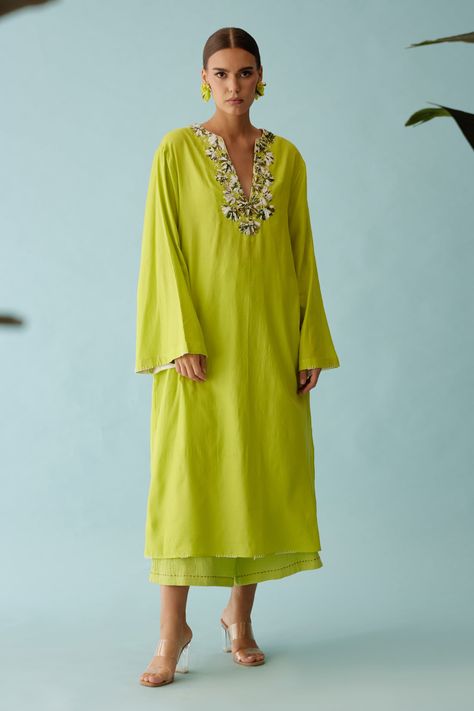 Festive Embroidered Cotton Kaftan, Green Kaftan With Resham Embroidery, Embroidered Straight Kurta Kaftan, Women Kaftan Styles, Festive Kaftan With Cutdana Details, Semi-stitched Silk Kaftan With Resham Embroidery, Kaftan Style, Women Wedding Guest Dresses, Indian Fashion Dresses