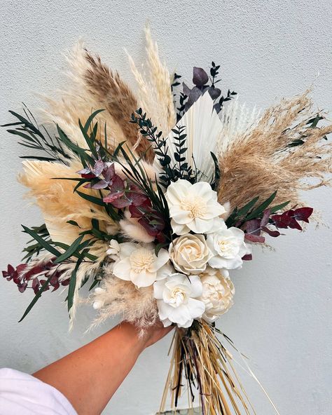 Classic, simple and elegant … 🤍 forever bridal bouquet 🤍 Using a mix of dried, preserved and sola blooms. The perfect combination for those brides opting for a bouquet that they can cherish for years to come! Getting married? If you want a more sustainable and everlasting bouquet or wedding flowers, get in touch 🌸 #driedflowers #bouquet #bridalbouquet #brides #foreverflowers #lesswaste New Years Eve Bridal Bouquet, Native Dried Flower Bouquet, Unique Bridesmaid Bouquet, Luxury Bridal Bouquet, Unusual Wedding Bouquets, Dried Flower Bouquet Wedding, Everlasting Bouquet, Feather Bouquet, Unique Bridesmaid