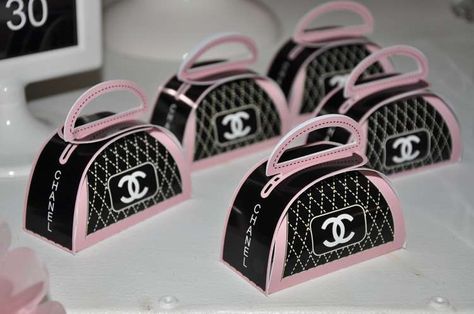 Cute purse favors at a Chanel birthday party!  See more party planning ideas at CatchMyParty.com! Chanel Birthday Party Ideas, Coco Chanel Birthday Party, Chanel Inspired Party, Coco Chanel Birthday, Chanel Baby Shower, Coco Chanel Party, Chanel Birthday Party, Chanel Birthday, Chanel Decor