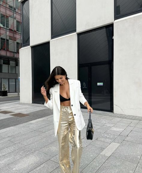 birthday outfit, birthday party, outfit inspiration, outfit ideas, outfit inspo, dress outfit, bday style Outfit Ideas For Birthday, Miami Night Outfit, Miami Style Outfits, Blazer Outfits For Women Classy, Birthday Looks, Miami Outfits Night, Birthday Dinner Outfit, Date Night Outfit Classy, Denim Looks