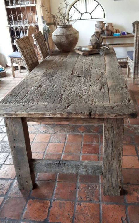 Rustic Outdoor Dining Tables, Old Wooden Table, Dining Table Rustic, Rustic Dining Room, Easy Wood, Easy Wood Projects, Bathroom Remodel Designs, Reclaimed Wood Furniture, Farmhouse Dining Table