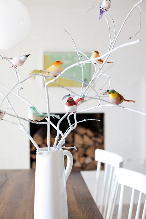 Bird Decor Wedding, Bird Themed Room Decor, Fake Birds Decor, Bird Theme Decorating Ideas, Bird Theme Decor, Bird Themed Bedroom Ideas, Bird Watching Theme Party, Bird Theme Wedding Decor, Bird Birthday Party Decorations