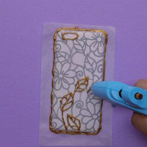 How To Make DIY Custom Phone Cases For FREE with a Hot Glue Gun Hot Glue Phone Case, Smartphone Hacks, Glue Art, Cases Diy, Diy Crafts Hacks, Crafts Hacks, Cell Phone Case, How To Make Diy, Glue Crafts