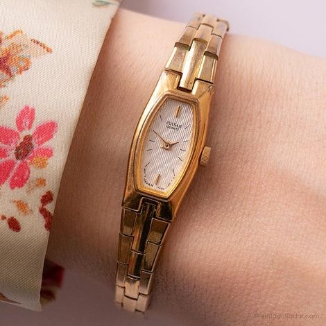 Vintage Pulsar V220-6270 R0 Watch | Elegant Gold-tone Wristwatch – Vintage Radar Wristwatch Vintage, Ladies Gents, Small Lady, Vintage Watches For Men, Seiko Watches, Beautiful Stories, Watch Model, White Dial, Vintage Japanese