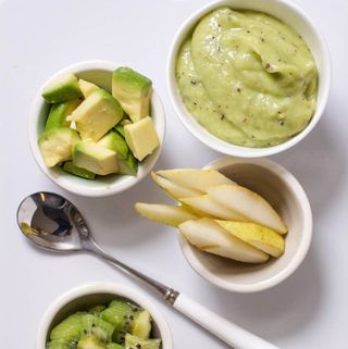 Avocado Baby Food, Baby Food Combinations, Making Baby Food, Diy Baby Food, Food Combinations, Easy Baby Food Recipes, Avocado Baby, Something To Make, Healthy Baby Food