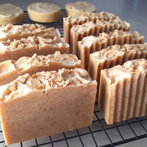 Honey Oatmeal Soap Cold Process, Oat Soap Recipe, Oatmeal And Honey Soap Recipe, Cold Process Tallow Soap Recipe, Honey And Oatmeal Soap, Cold Soap Process Recipes, Oat Skincare, Natural Tinctures, Beeswax Soap Recipe