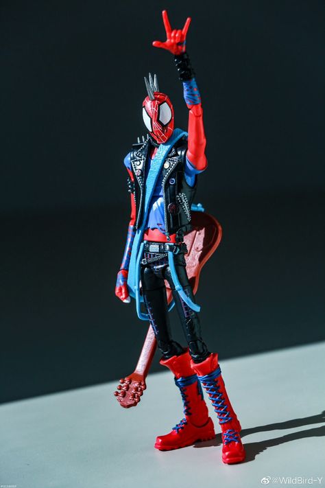 Hobie Brown Across The Spiderverse Reference, Spider Punk Action Figure Poses, Hobie Brown Full Body Spiderpunk, Spider Punk Figure Poses, Spiderpunk Reference, Spider Noir And Spider Punk, Hobie Brown Cosplay, Spider Punk Cosplay, Spiderpunk Cosplay