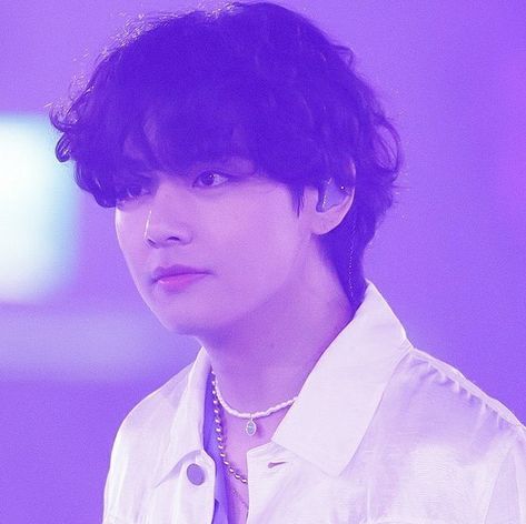 taehyung icon Taehyung In Purple Aesthetic, Bts App, Basic Clothes, Taehyung Icon, Couple Pics For Dp, Soft Purple, Picture Collage, Purple Heart, Bts Members