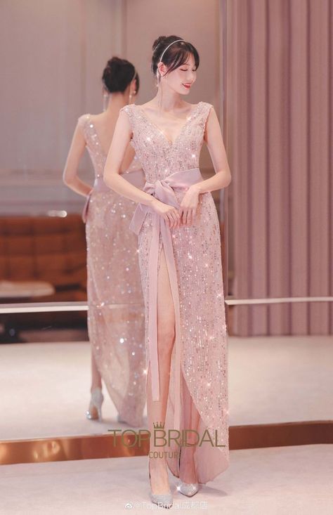 Gaun Koktail, Bride Dress Simple, Dress Pesta, Sparkle Wedding Dress, Stitching Dresses, Prom Girl Dresses, Dinner Dress Classy, Fancy Wedding Dresses, Dress Design Patterns