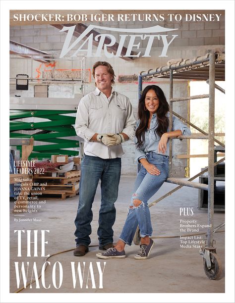 Joanna Gaines Style Clothes, Fixer Upper Tv Show, Magnolia Network, Jonathan Tucker, Joanna Gaines Style, Chip And Jo, Property Brothers, Chip And Joanna Gaines, Joanna Gaines