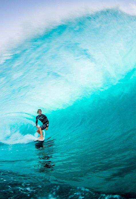 surf-fear:“Photo by Brent BielmannJohn John Florence at Pipeline” Image Wave Barrel, John Florence, Surf Photos, Surfer Lifestyle, Sea Sports, John John Florence, Surf Style Clothes, Photo Dream, Sports Photo