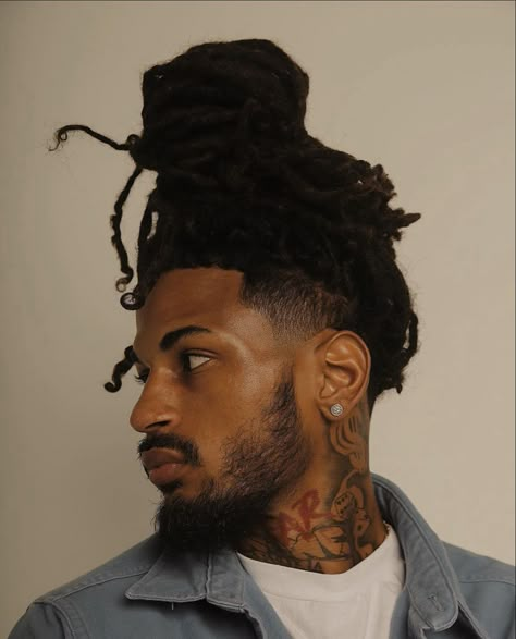 Dreadhead Men, Dreadlocks Men, Dread Hairstyles For Men, Mens Dreads, Dread Styles, Dreadlock Hairstyles For Men, Dark Skin Men, Dreads Styles, Fine Black Men