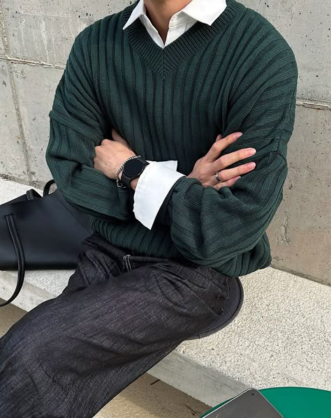 FLYDAY Buee Ribbed V-neck Oversized Knit | KOODING Bags For Men Aesthetic, Natural Color Outfits Casual, Collar Long Sleeve Shirt Outfits, Men Wearing Sweaters, Collar With Sweater Outfit, Casual Academia Outfit Men, Cable Knit Sweater Outfit Men, College Men Outfits, Dark Green Outfit Men