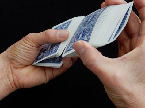 Follow this step-by-step tutorial to learn how to perform the Overhand Shuffle, a sleight of hand move that maintains the order of part of the deck. Easy Magic Card Tricks, Card Magic Tricks, Easy Card Tricks, Cool Card Tricks, Bill Bixby, Magic Tricks Tutorial, Hand Card, Magic Card Tricks, Magic Tricks For Kids