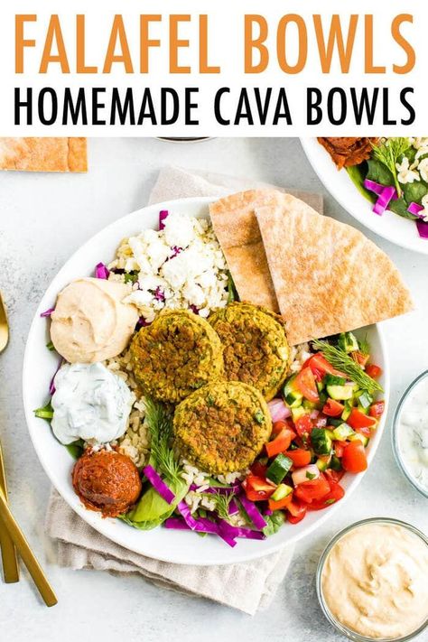 These falafel bowls taste just like Cava! A plant-based Mediterranean meal that you can prep ahead of time for delicious meals all week long. #falafel #vegetarian #mealprep Cava Bowl Recipe, Vegetarian Mealprep, Falafel Bowls, Uni Meals, Meal Bowls, Falafel Bowl, Eating Bird Food, Mediterranean Meals, Falafel Recipe