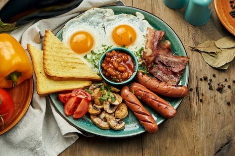 Classic english breakfast: toasts, smoke... | Premium Photo #Freepik #photo #english-breakfast #breakfast-restaurant #breakfast-food #breakfast Classic English Breakfast, Fried Toast, Mushroom Toast, Bacon Fries, Wooden Plate, Breakfast Toast, Turn Light, English Breakfast, Smoked Sausage