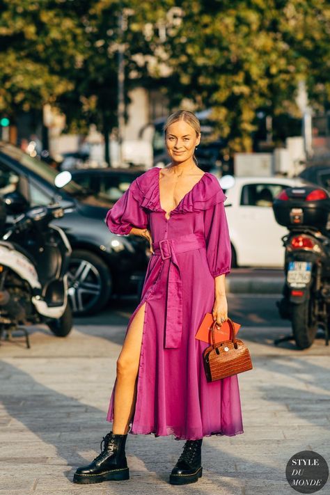 Dress Street Style, 2020 Street Style, Popsugar Fashion, Looks Street Style, Street Style Summer, Street Style Chic, Dresses Elegant, Cool Street Fashion, Popsugar