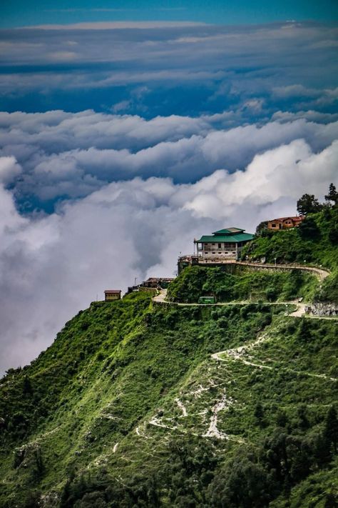 Uttarakhand Beauty, Mussoorie Uttarakhand, Upsc Motivation, India Tourism, Goa Travel, Genoa Italy, Army Images, Mountain Images, Village Photos