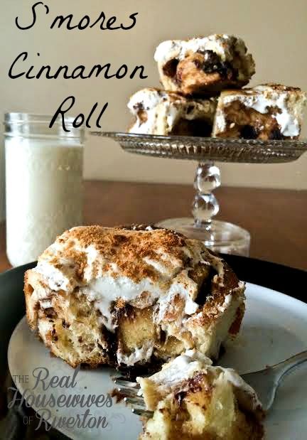 S'mores Cinnamon Roll from The Housewives of Riverton | www.housewivesofriverton.com Smores Cinnamon Rolls Recipe, S’mores Cinnamon Roll, S’mores Cinnamon Rolls, Fun Cinnamon Roll Ideas, Smores Cinnamon Rolls, Cinnamon Rolls Flavors, Smores Recipes, Smores Dessert, Sweet Roll Recipe