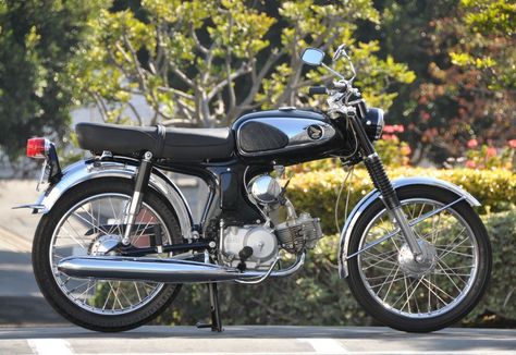 Nicest I’ve Seen – 1968 Honda S90 – Bike-urious Honda S90, Ducati Monster Custom, Honda 50, Honda Legend, Vintage Honda Motorcycles, Motor Klasik, Womens Motorcycle Helmets, Honda Super Cub, Custom Motorcycle Helmets