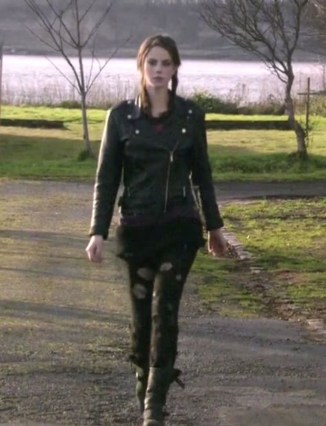 Effy Stonem Costume, Effy From Skins Outfits, Skins Photoshoot, Skins Uk Fashion, Effy's Outfits, Eddy Stonem Outfits, Effy Skins Outfits, Effy Stonem Winter Outfit, Effy Inspired Outfits