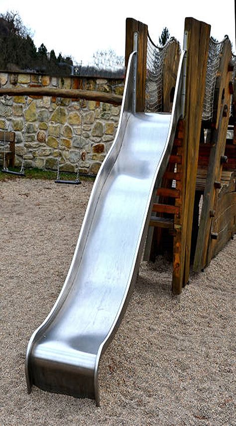 Diy Outdoor Slide, Pool Slide Diy, Homemade Slide, Backyard Slide, Playground Slides, Diy Slide, Indoor Slide, Outdoor Slide, Diy Slides