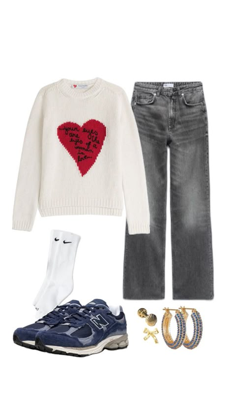 Golden Goose Outfit, Mum Fashion, Easy Winter Outfit, Stockholm Style, Winter Outfit Inspiration, Stockholm Fashion, Casual Dinner Outfit, Connect With People, Golden Goose